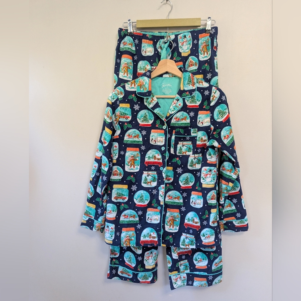 Nick & Nora‎ Christmas Snowglobe Flannel Pajamas